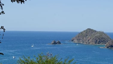 Seis exóticas playas de Costa Rica para visitar este verano: arena blanca, bioluminiscencia, cavernas, escalones...