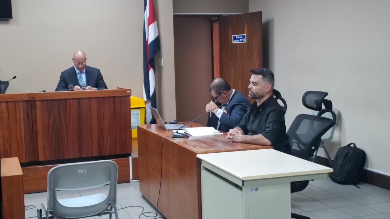 Jucio Majo Ulate y Mauricio Hoffmann contra Diego Bravo