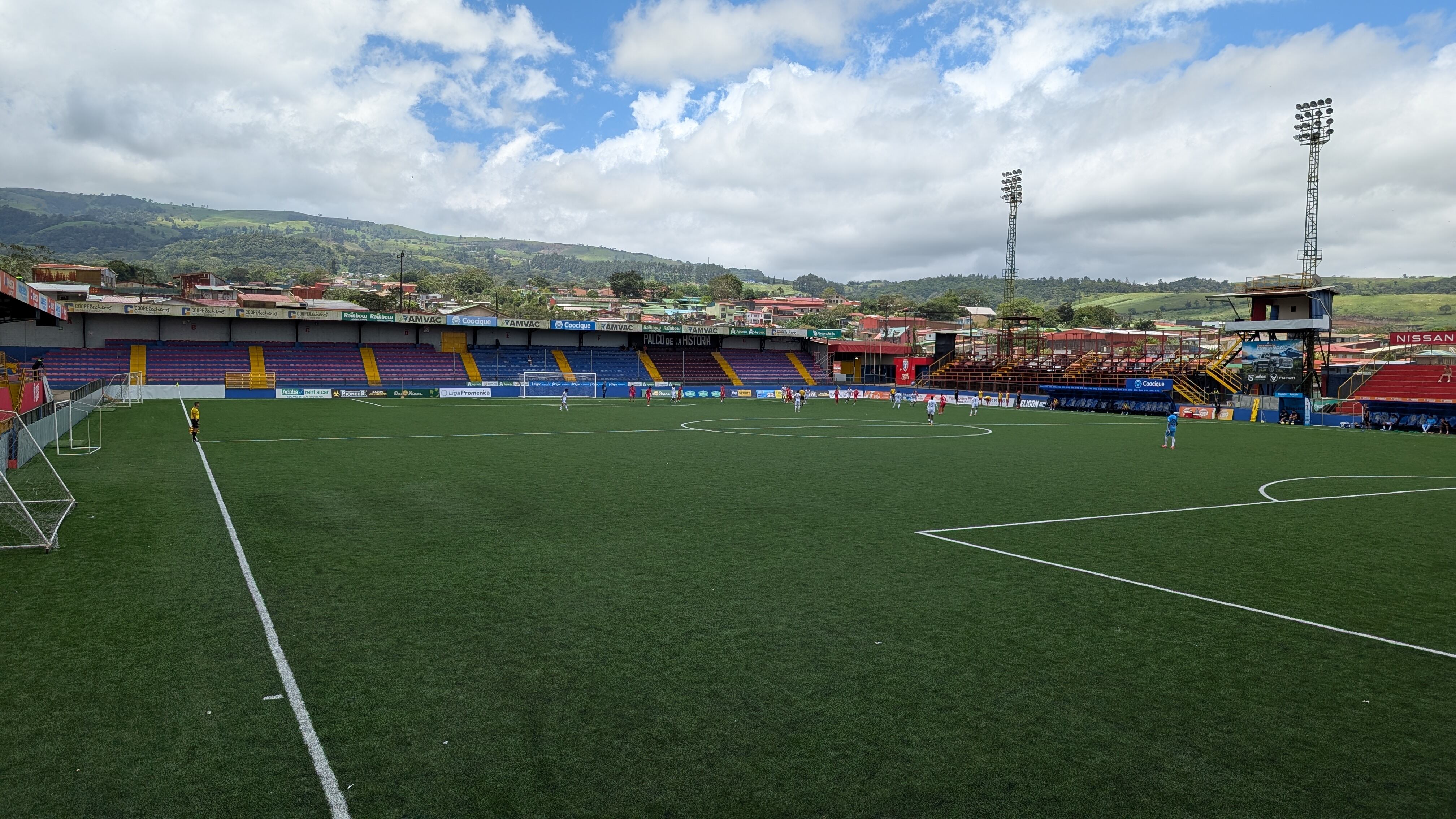 Aficionados volverán al Carlos Ugalde este sábado por la noche. Jugadores explicaron a ‘La Nación’ sus sensaciones con la nueva gramilla; además, otros cambios en el estadio buscan habilitarlo para recibir partidos de Concacaf