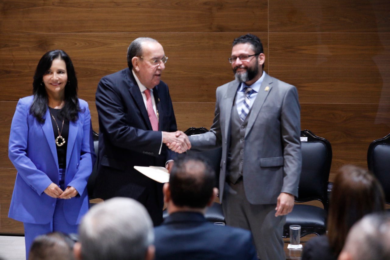 Hacendarios y Asamblea reciben Presupuesto Nacional 2026