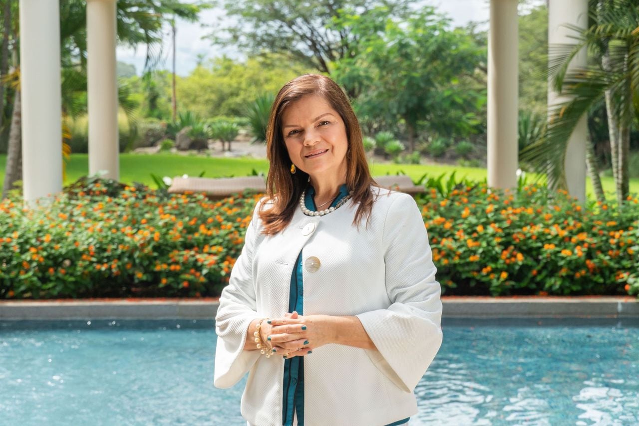 Luxury Living Bienes Raíces