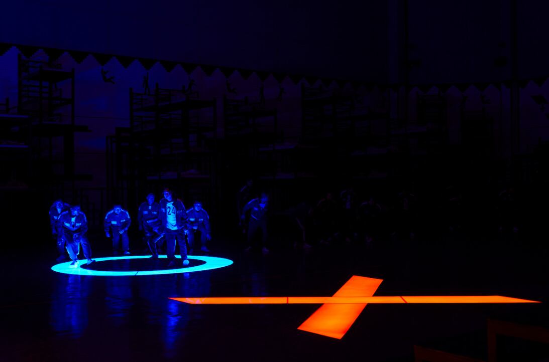 Imagen promocional de un desafío en la segunda temporada de la serie 'El juego del calamar' de Netflix.