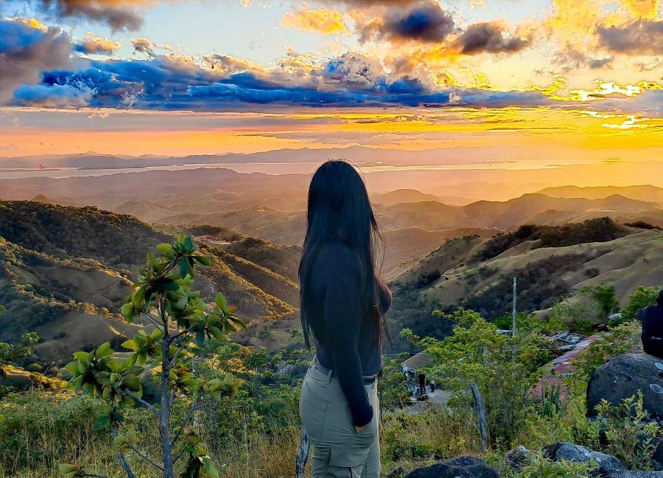 Revista Hola es Lola. Material exclusivo de LN.