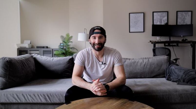 Mike Black, empresario y ‘youtuber’, abandonó sus comodidades para demostrar que cualquiera puede ganar un millón de dólares en un año. Foto: Instagram @mikeblack