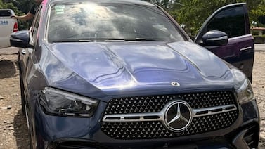 Dos hombres ofrecieron soborno millonario a policías y terminaron presos con droga y efectivo