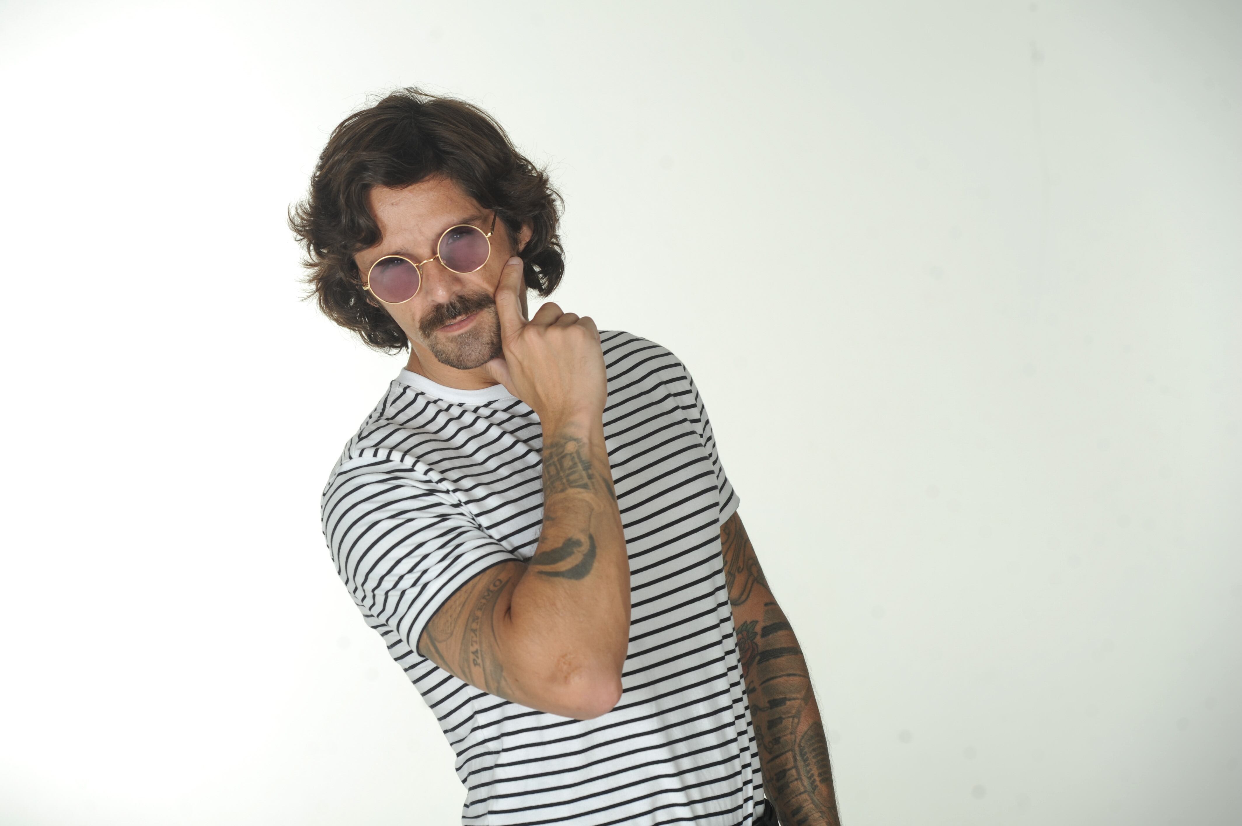 15/07/2026 Estudio Fotografía Grupo Nación, entrevista al cantante Sr René Velazco, músico cantante/corista, compositor y locutor radial Venezolano. Fotografía: Marvin Caravaca