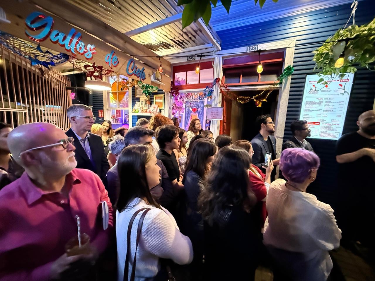 Presentación de libro de Karina Salguero sobre barrio Luján en La Muy Muy.