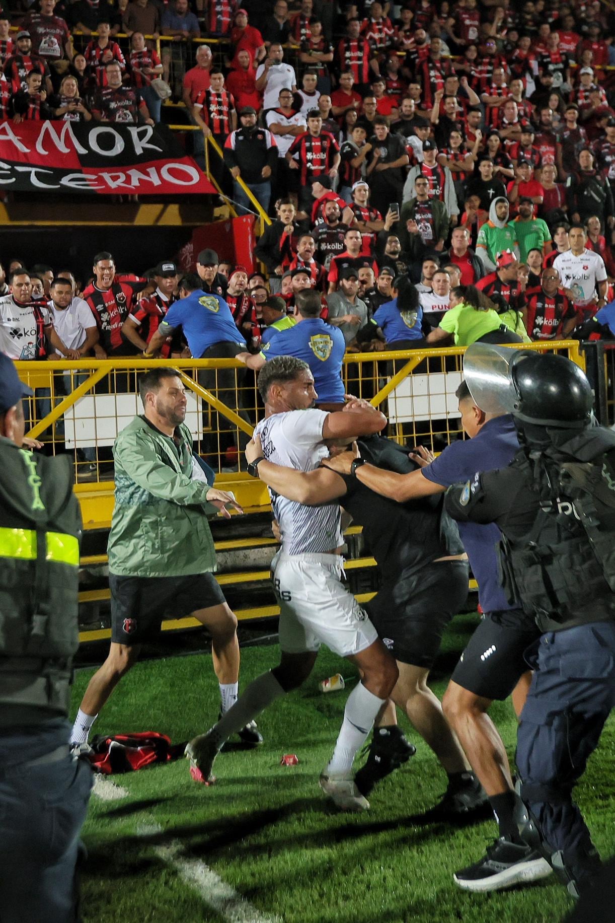 27/12/24 Estadio Morera Soto, Alajuela. La Liga Deportiva Alajuelense contra al Club Sport Herediano, Final. Fotos: Jorge Navarro para La Nación y La Teja.