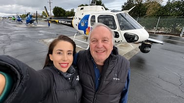 Periodista, piloto y peatón mueren en caída de helicóptero durante cobertura en Los Ángeles
