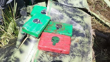 Nave con 205 paquetes de cocaína se habría estrellado durante persecución policial; así ocurrió el operativo