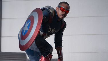 Sam Wilson como el nuevo Capitán América: Véalo luchar contra el Hulk Rojo