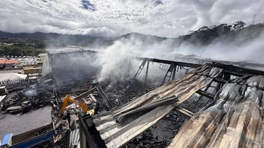 Incendio en bodegas de Desamparados es el tercero más grande en 20 años