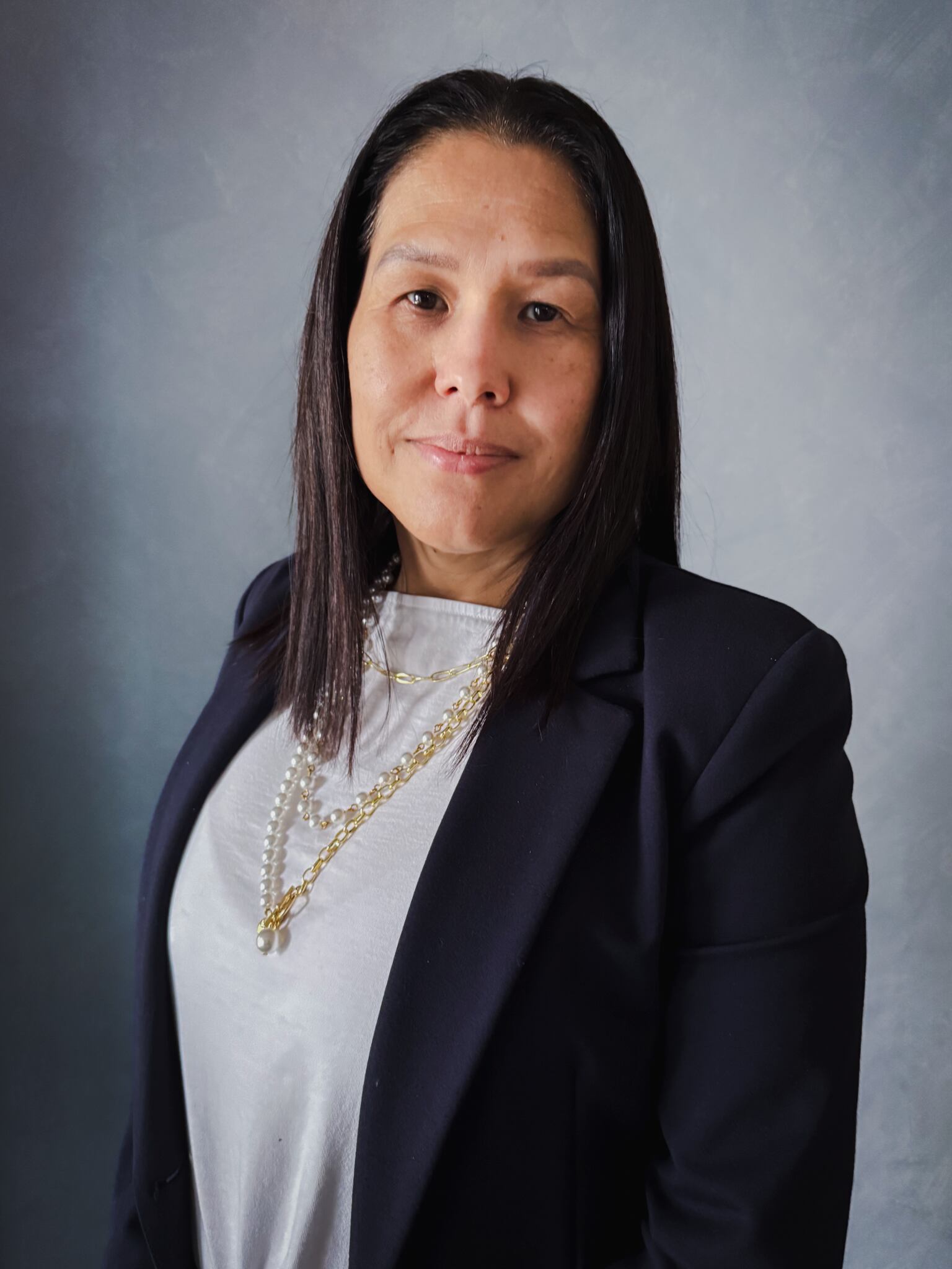 Mary Ching Sojo, fue designada como directora administrativa y financiera del Ministerio Hacienda. Es abogada y administradora de Negocios.