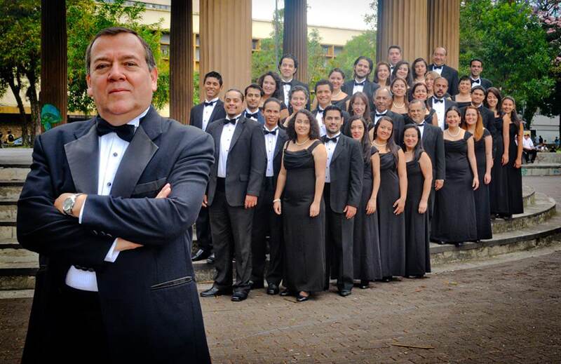 Presente. El Café Chorale reúne a cantantes que desde niños comenzaron en el instituto. Darlene Palmer para LN