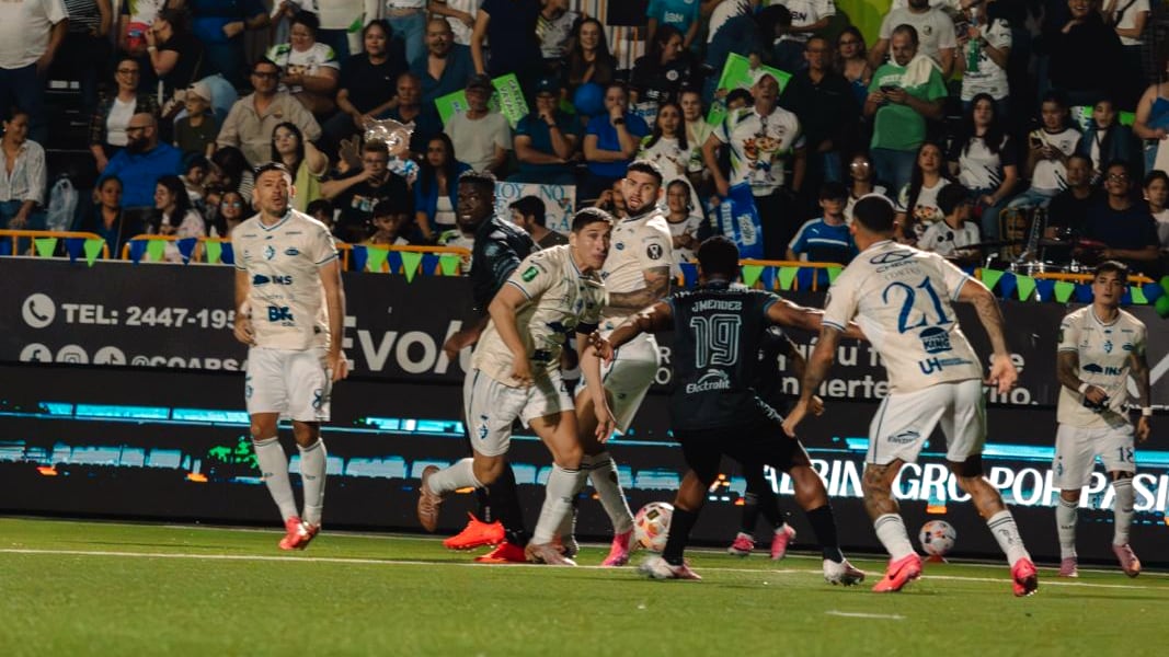 Sporting enfrento a Cartagines en la fecha 10 del Torneo de Apertura en el estadio Puente Piedra de Grecia