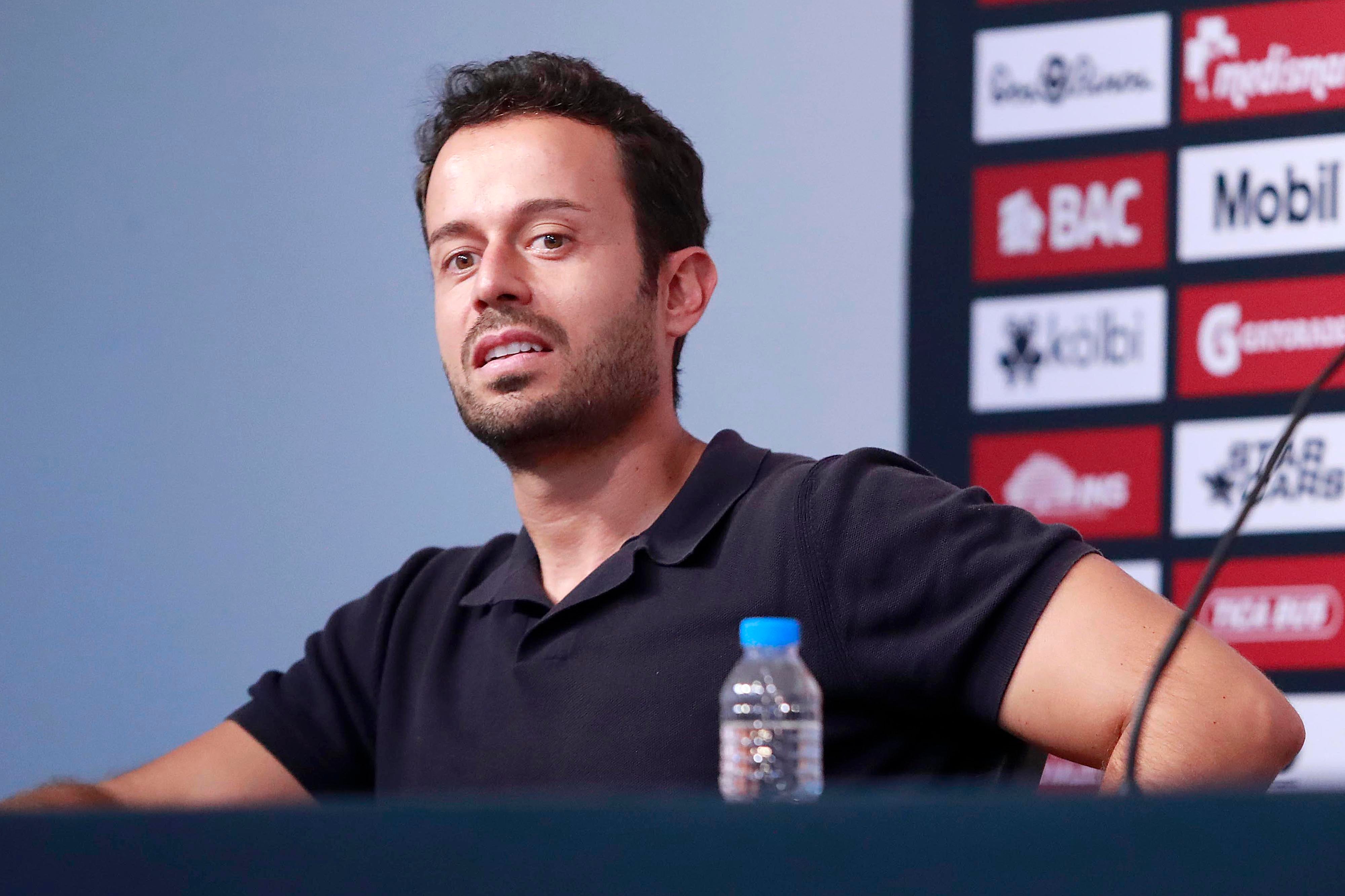 12/03/2024 Turrucares. Este martes fue presentado Alexandre Borges Guimaraes como nuevo director técnico de Liga Deportiva Alajuelense, en las instalaciones del Centro de Alto Rendimiento (CAR). A Guima lo acompañarán dos brasileños y Bryan Ruiz, quienes fueron presentados por el gerente deportivo, Javier Santamaría. Foto: Rafael Pacheco Granados