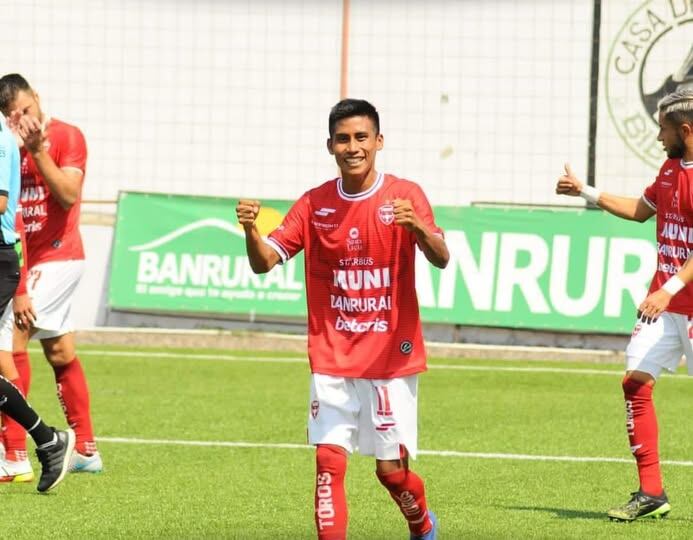 Nelson Andrade
Guatemalteco
Malacateco
Puntarenas FC
Torneo Apertura 2025
29 de junio del 22025
Cortesía: Guatefutbol
