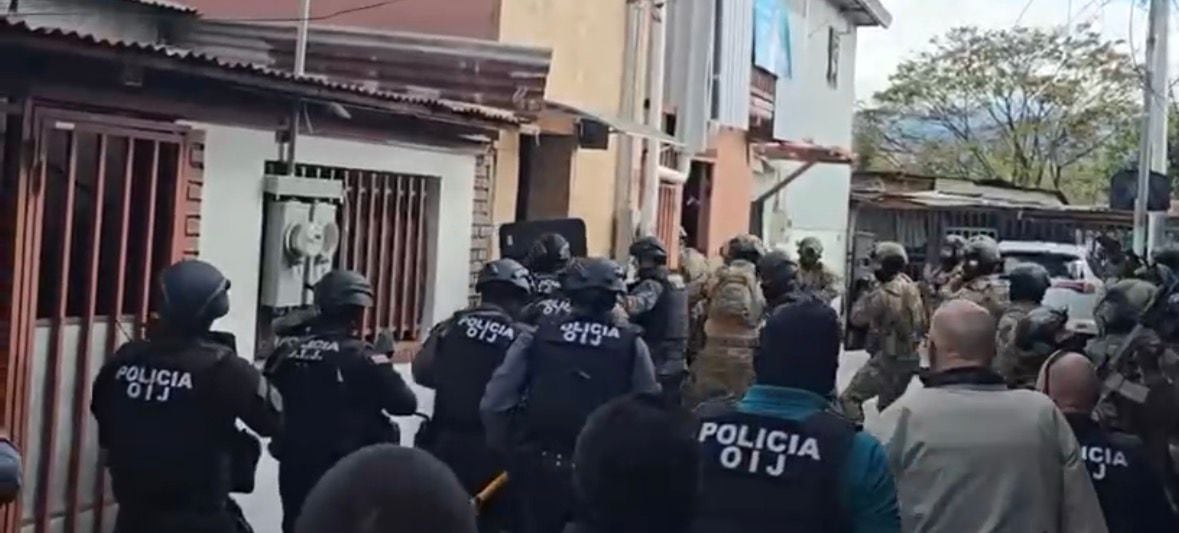 Agentes de la Sección de Homicidios del OIJ detuvieron a un supuesto sicario, quien habría asesinado a un joven Tirrases de Curridabat.