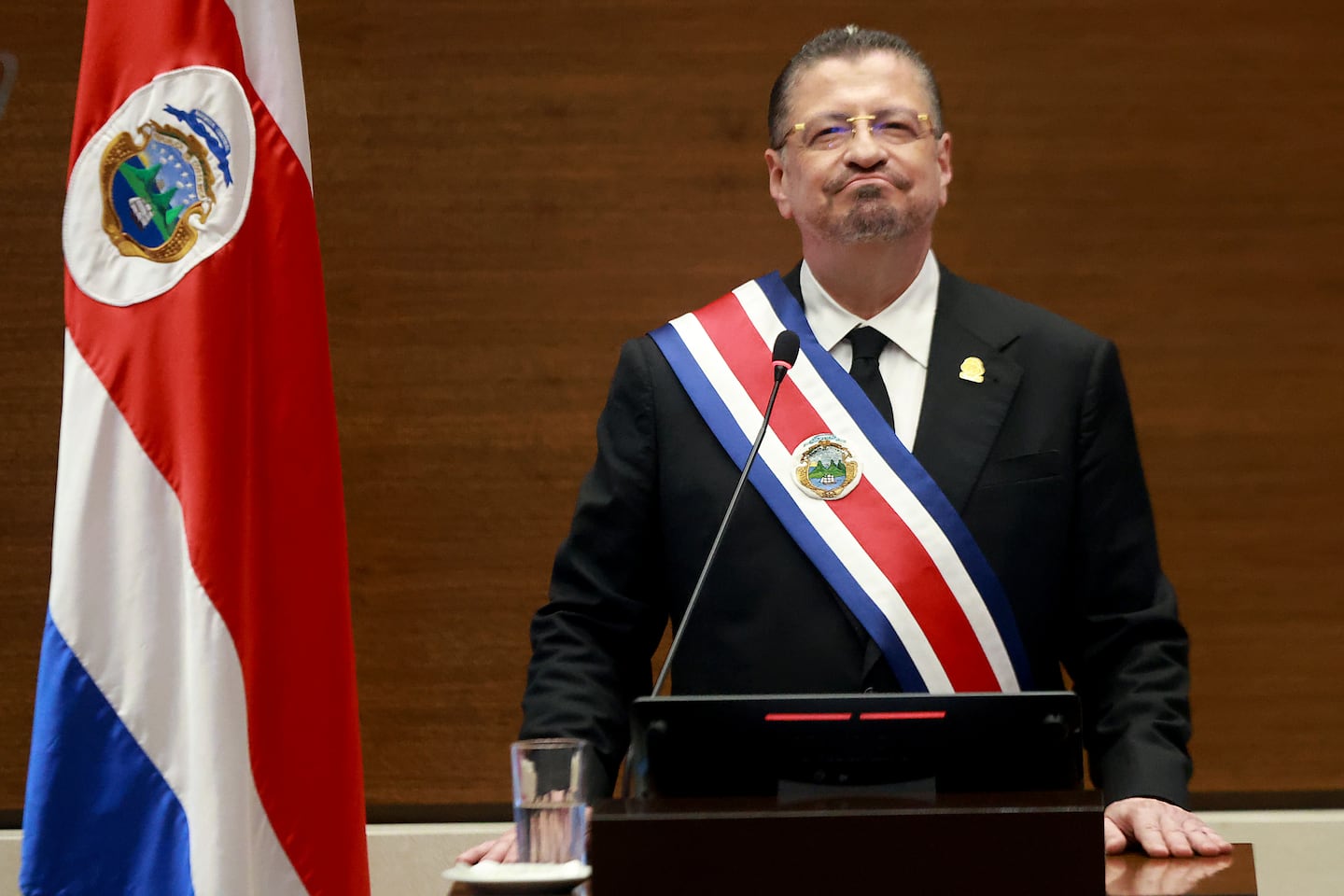 Rodrigo Chaves cuestiona al PLN por integrarse a bloque de oposición