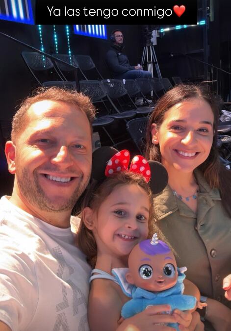 El juez español Isaac Rovira está muy feliz de tener a su familia en Costa Rica, quienes lo acompañarán en la gala de Mira quién baila de este domingo.