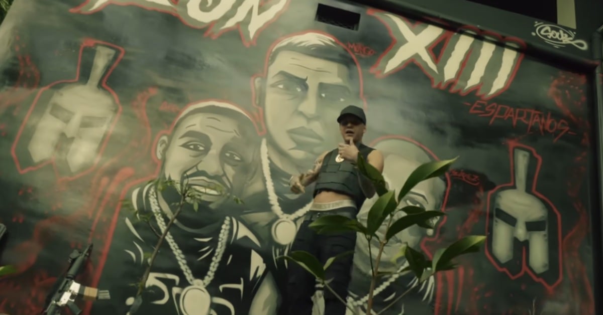 Mural con referencias a los guerreros espartanos. Se presume que está en una calle de León XIII.