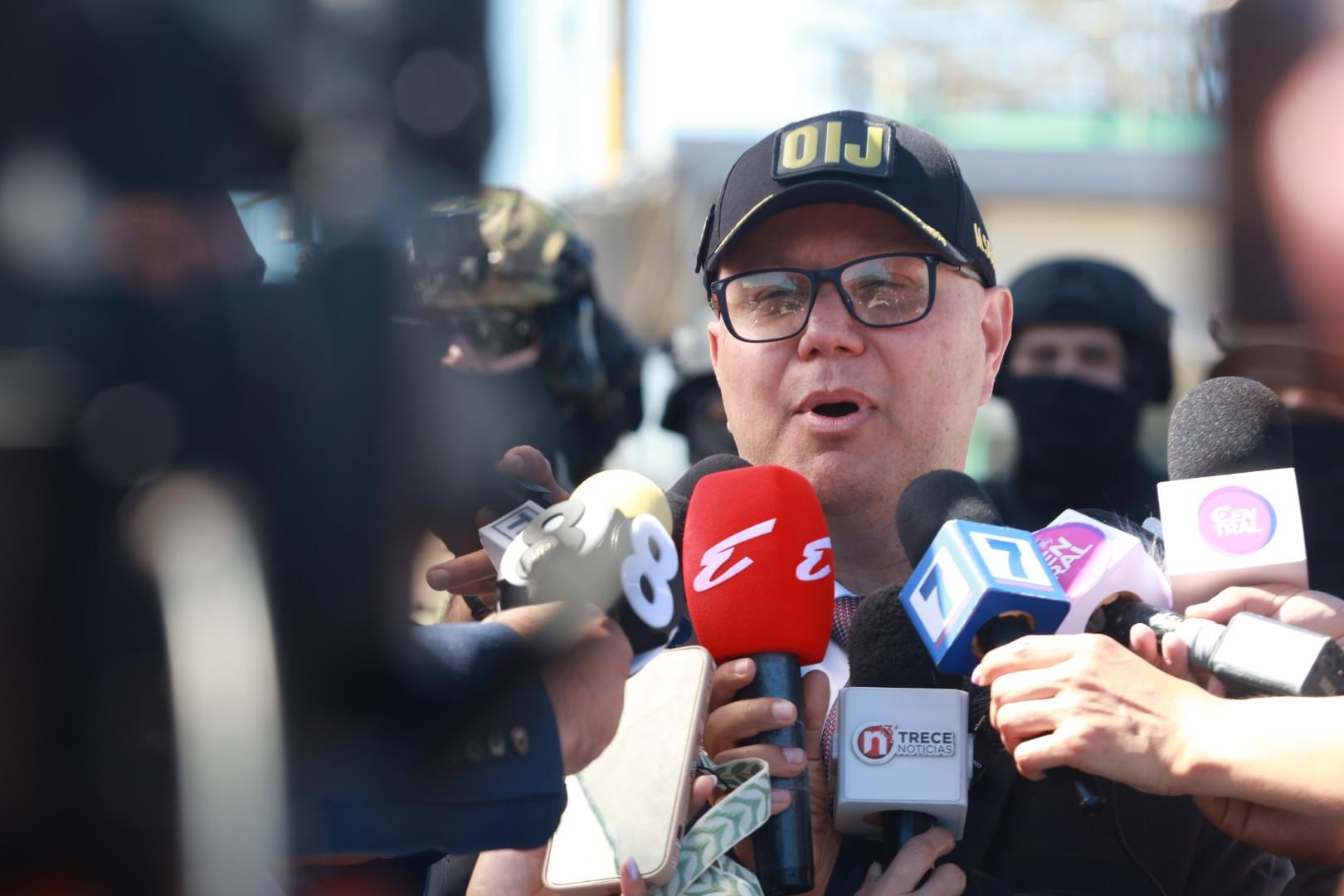 Conferencia de prensa de Carlo Díaz y Michael Soto tras la salida de Celso Gamboa y Edwin López, alias Pecho de rata, hacia Estados Unidos.