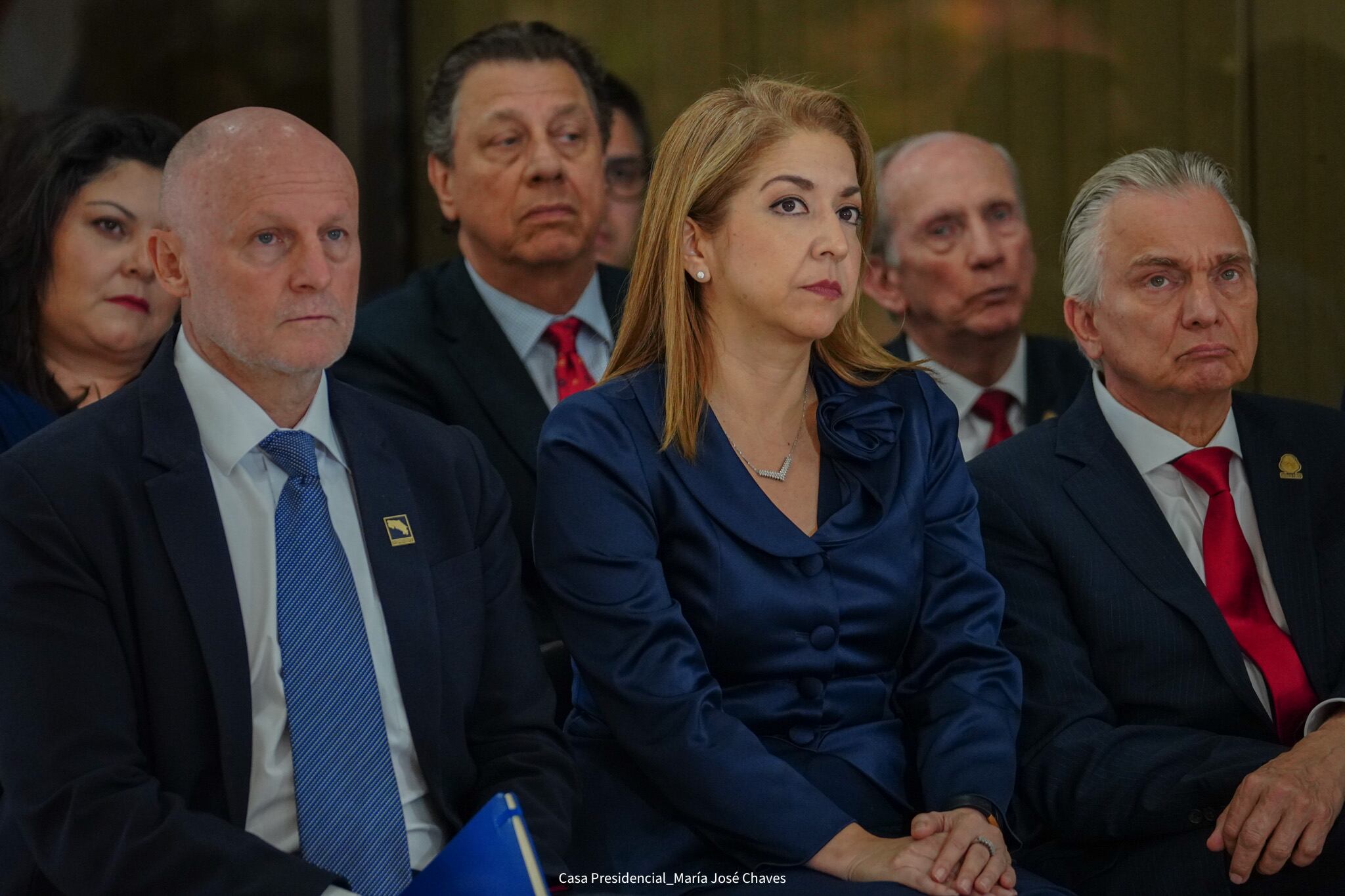 Renuncias en el gabinete de Chaves