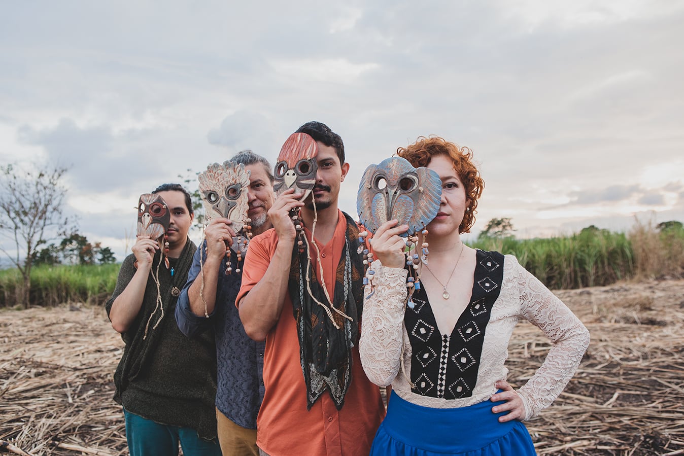 Elena y la Orquesta Lunar es una agrupación costarricense formada hace una década.