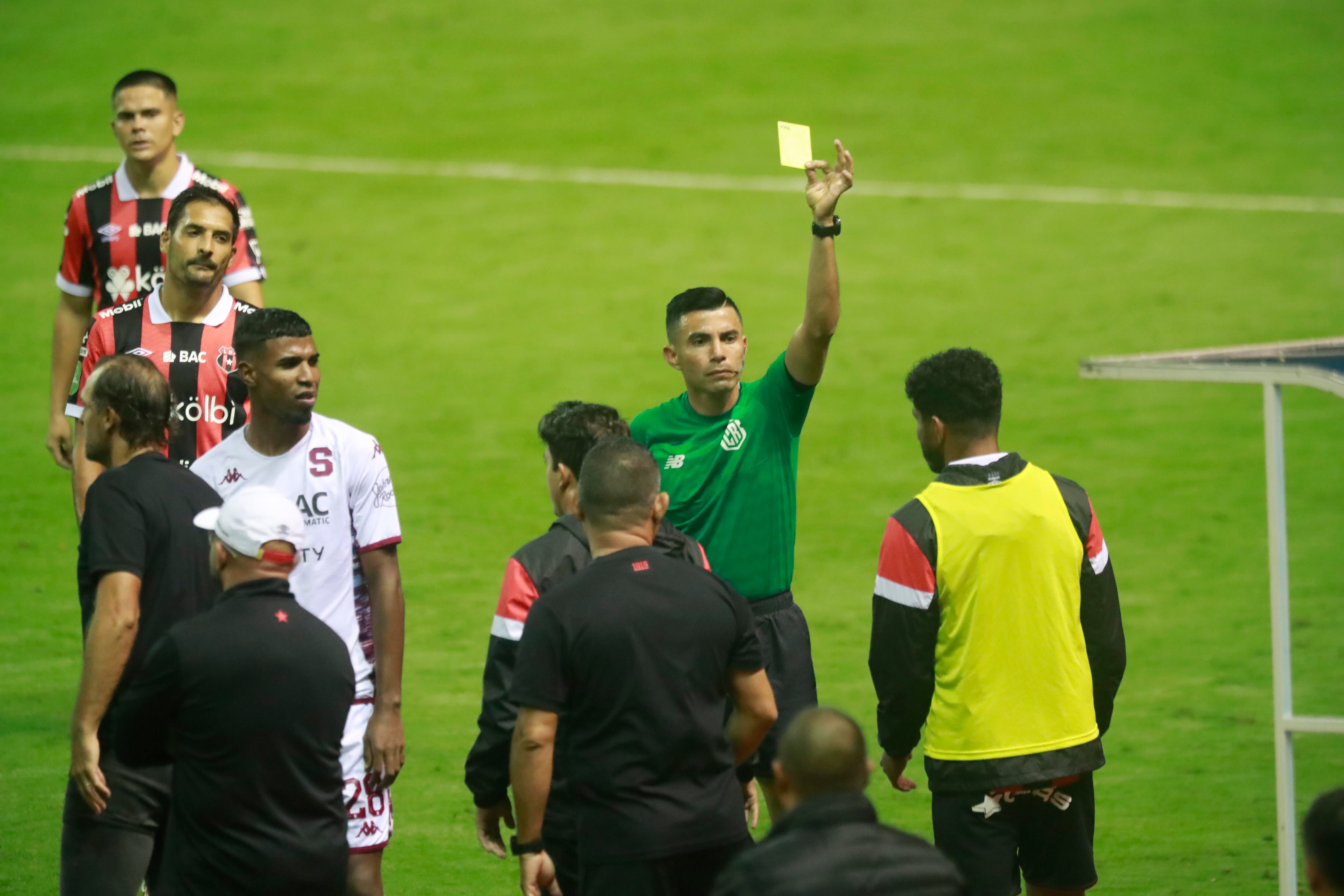 18/11/2023     Estadio Nacional, La Sabana. La Liga Deportiva Alajuelense y el Deportivo Saprissa se enfrentaron este sábado en una nueva edición del Clásico Nacional. Se dio en la final del Torneo de Copa, a estadio casi lleno, con la presencia de las dos aficiones más grandes del país.