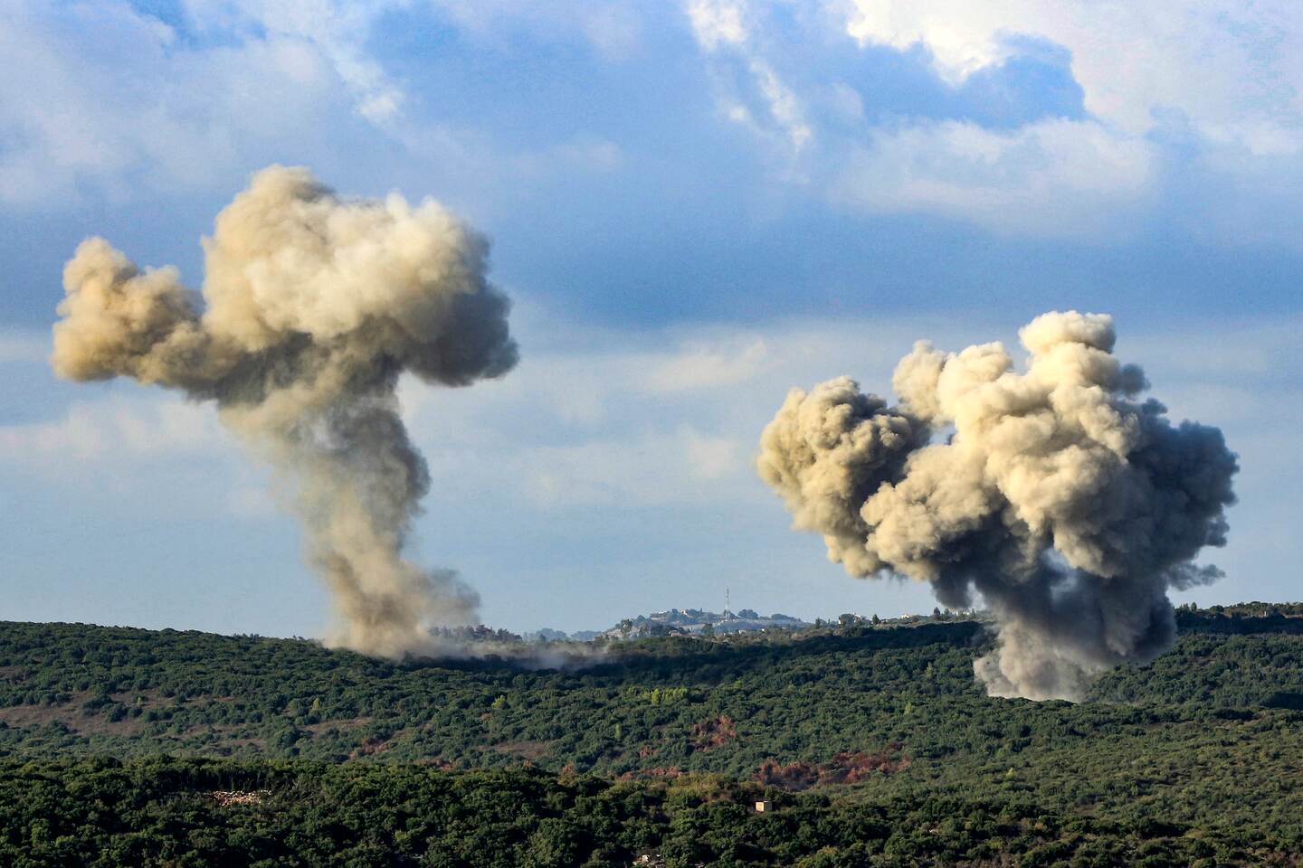 El 22 de setiembre del 2024, el ejército israelí disparó más de 100 proyectiles desde el Líbano y, en respuesta al fuego de Hezbolá, lanzó nuevos ataques contra objetivos del grupo en el sur del Líbano.