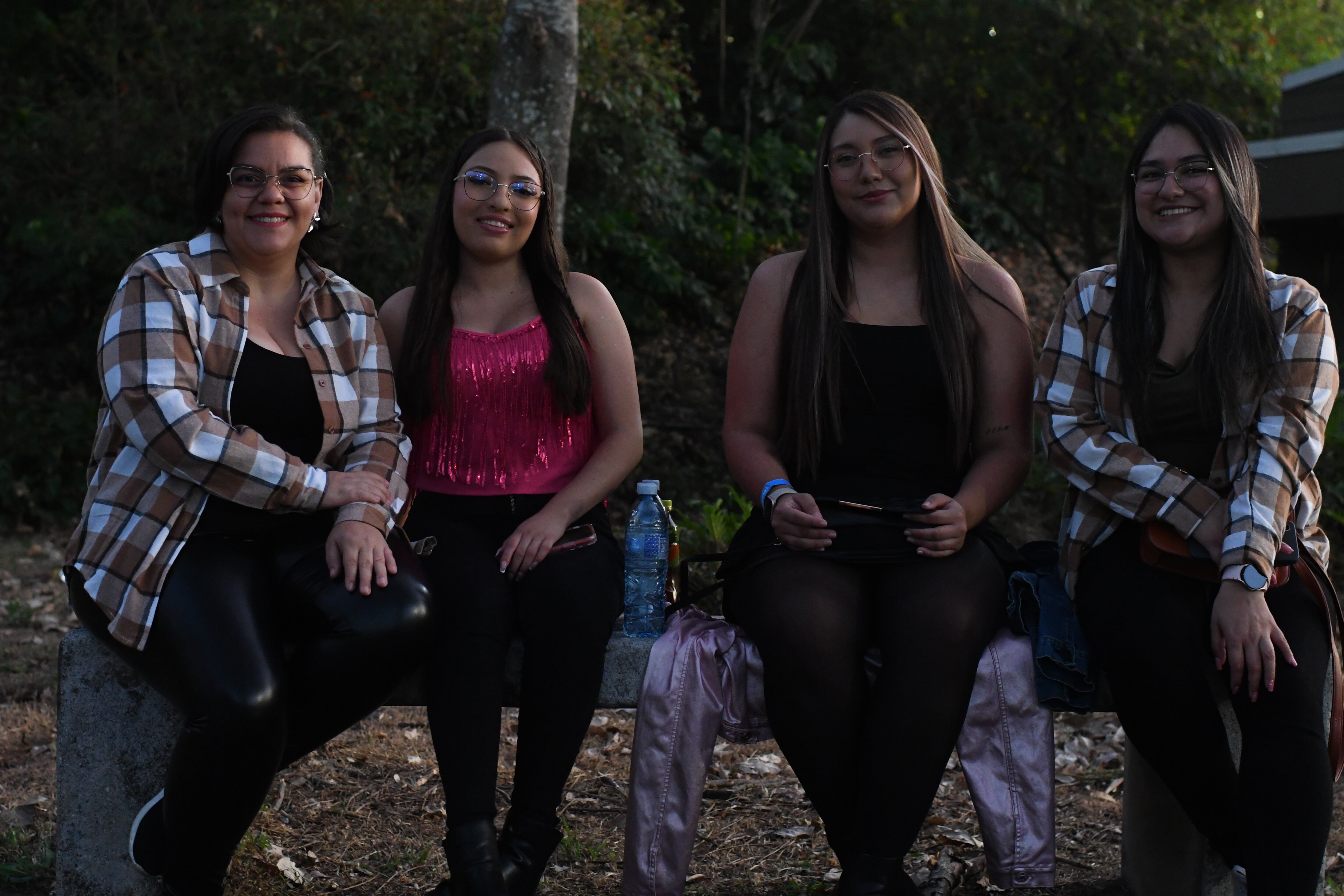 Imágenes de las fans de Ha-Ash previo al concierto en Costa Rica.