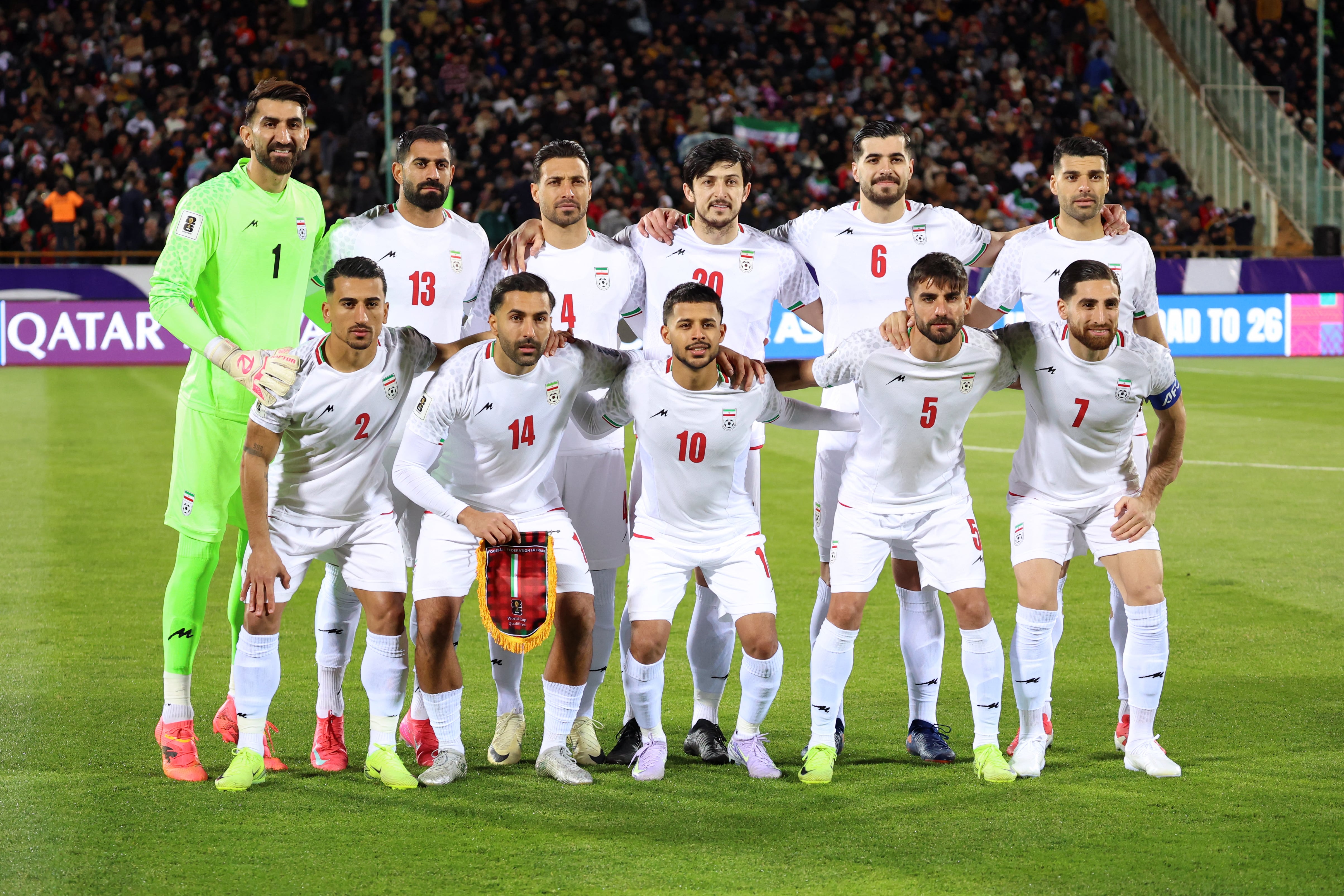 Esta es la Selección de Irán antes de un partido contra Uzbekistán en marzo del año pasado. Los persas tienen un partido contra Costa Rica en marzo próximo.