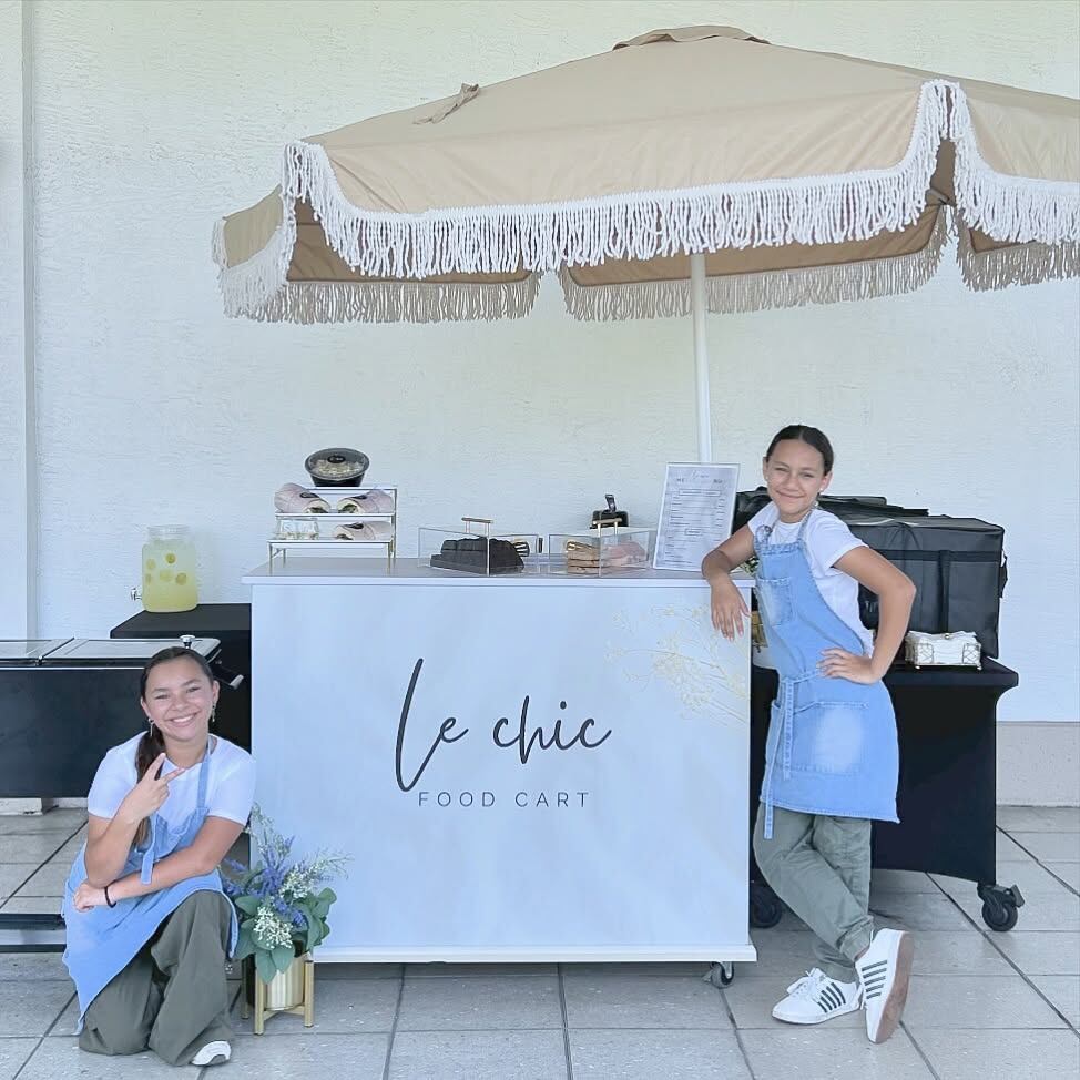 Dos mellizas venezolanas, de 12 años, iniciaron en Miami un negocio de carritos de comida que ya suma seis unidades y continúa en expansión.