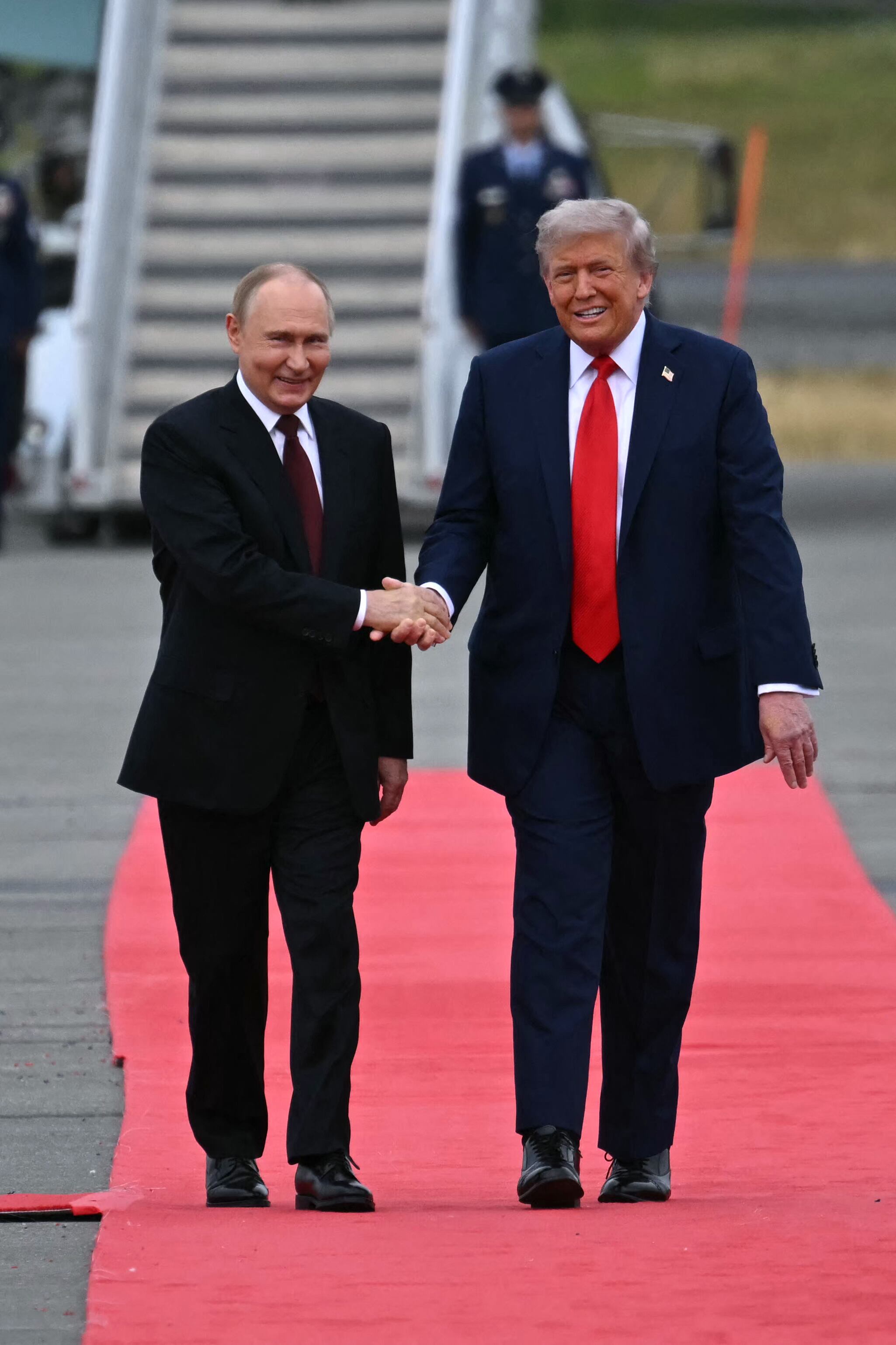Putin se encuentra en Alaska por invitación de Trump en su primera visita a un país occidental desde que ordenó la invasión de Ucrania en 2022, que ha causado decenas de miles de muertes.