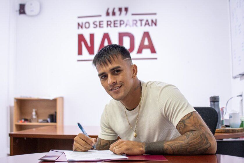 Yoserth Hernández fichó por tres años con el Saprissa. Foto: Prensa Saprissa