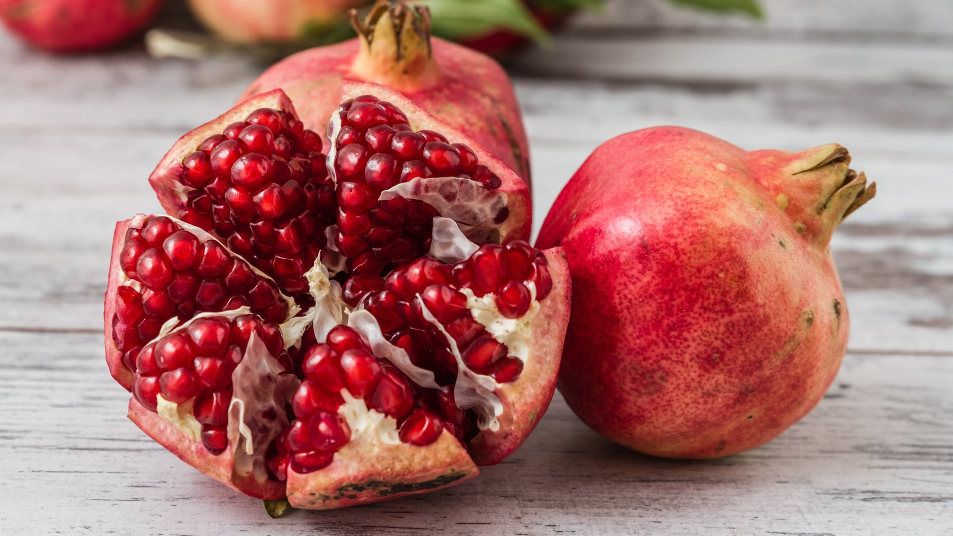 Extractos de cáscara de granada mostraron eficacia contra bacterias resistentes y podrían convertirse en una opción natural para el tratamiento de heridas.