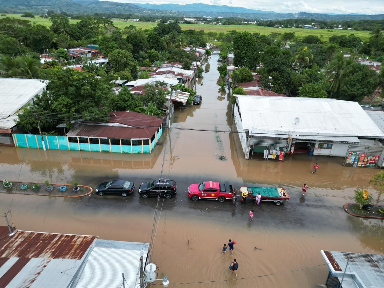 Los sectores de Bellavista, San Luis, Valle Verde, Valle Azul, Santa Fe y Urbanización Josué de Chacarita, todos en Puntarenas, se han visto muy afectados por las lluvias.