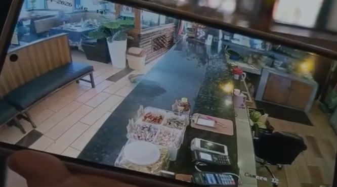 La balacera en el restaurante quedo grabada