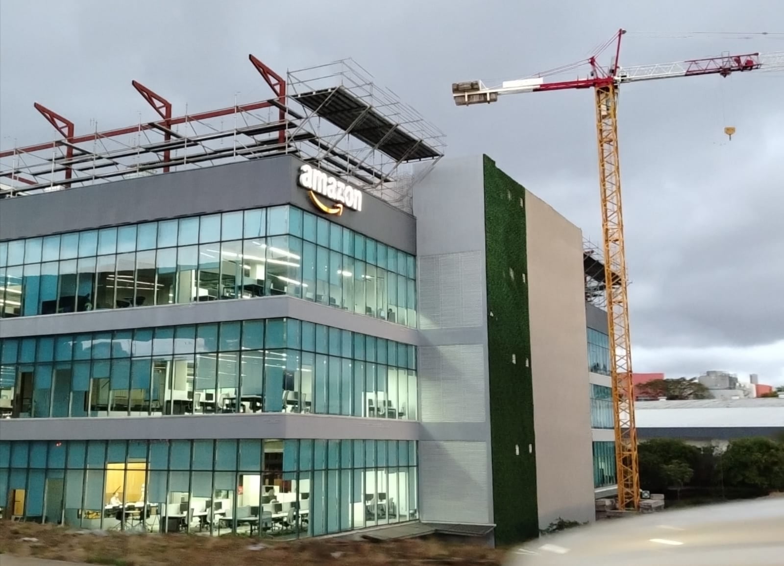 La multinacional Amazon anunció 16.000 despidos a nivel global este 28 de enero, colaboradores de Costa Rica se vieron afectados. En la fotografía, el edificio de la empresa ubicado en Calle Blancos, San José.