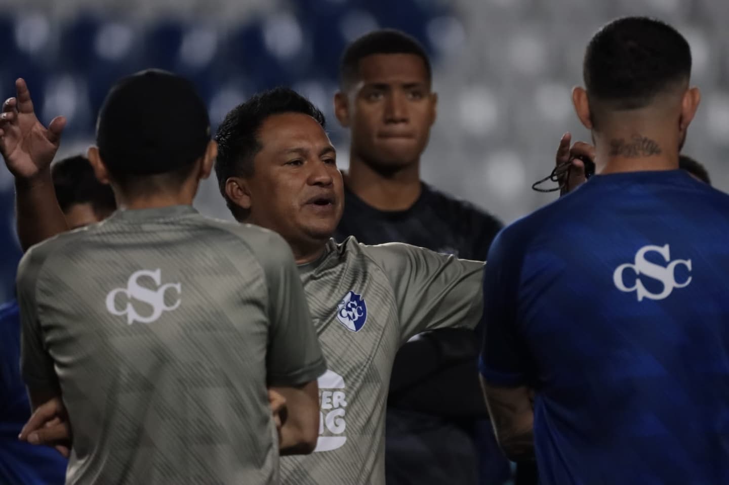 Amarini Villatoro dijo que habló del arbitraje porque primero lo hizo Eduardo Espinel y que él no se queda callado.