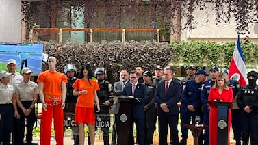 Anunciaron uniformes sin costo estatal para el Cacco. 2 meses después, 53 respuestas del Ministerio de Justicia y Paz revelan incertidumbre y ambigüedad