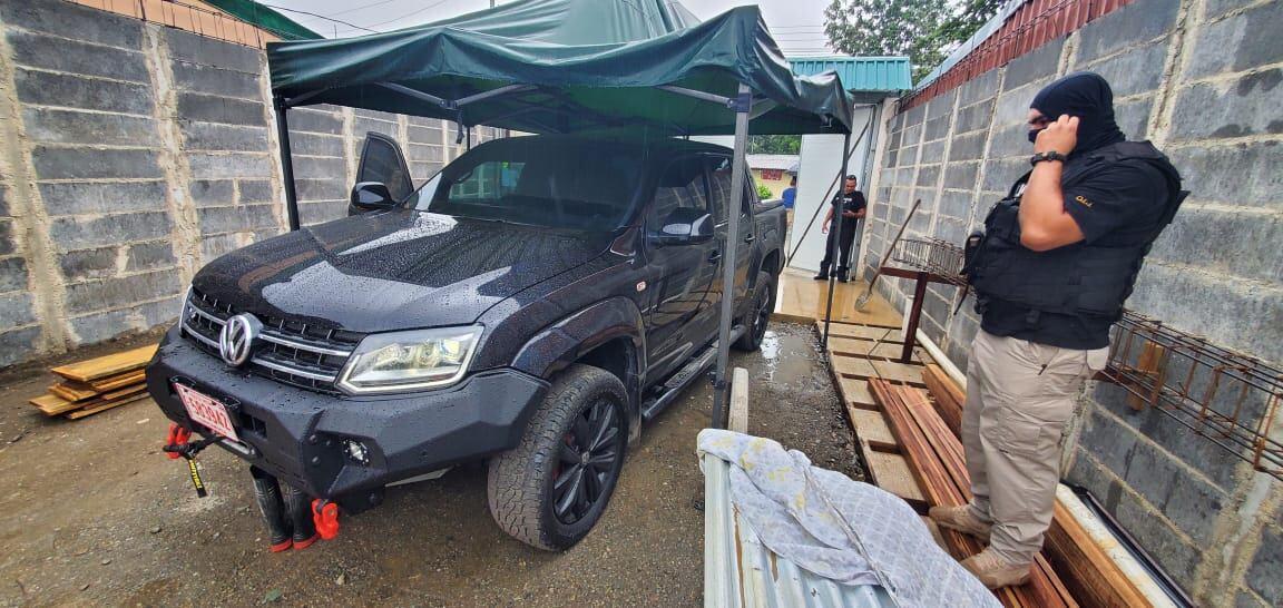 Siguen adelante las acciones para golpear el patrimonio de la banda de sicarios de alias Tony, cuya mayoría escapó de 22 operativos el martes. Este jueves el OIJ decomisó más vehículos. Foto: Cortesía OIJ.