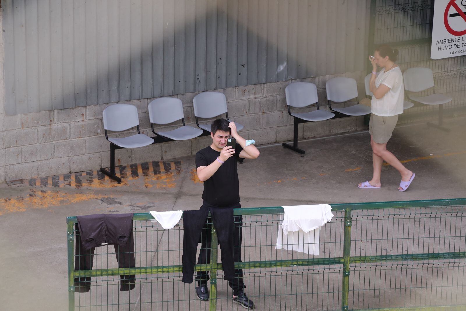 21/02/2025, Puntarenas, Ciudad Neilly, en el centro de Migración CATEM Centro de Atención a Migrantes en Ciudad Nelly Corredores de Puntarenas se encuentran los migrantes deportados de los Estados Unidos.