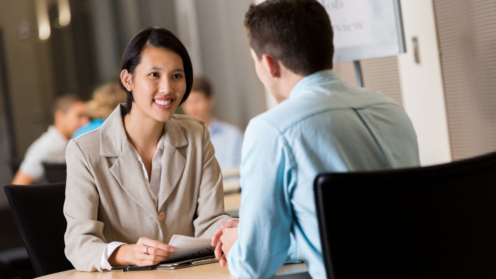 Ofrecen 100 vacantes en call center en Heredia para quienes hablen inglés avanzado y tengan bachillerato completo