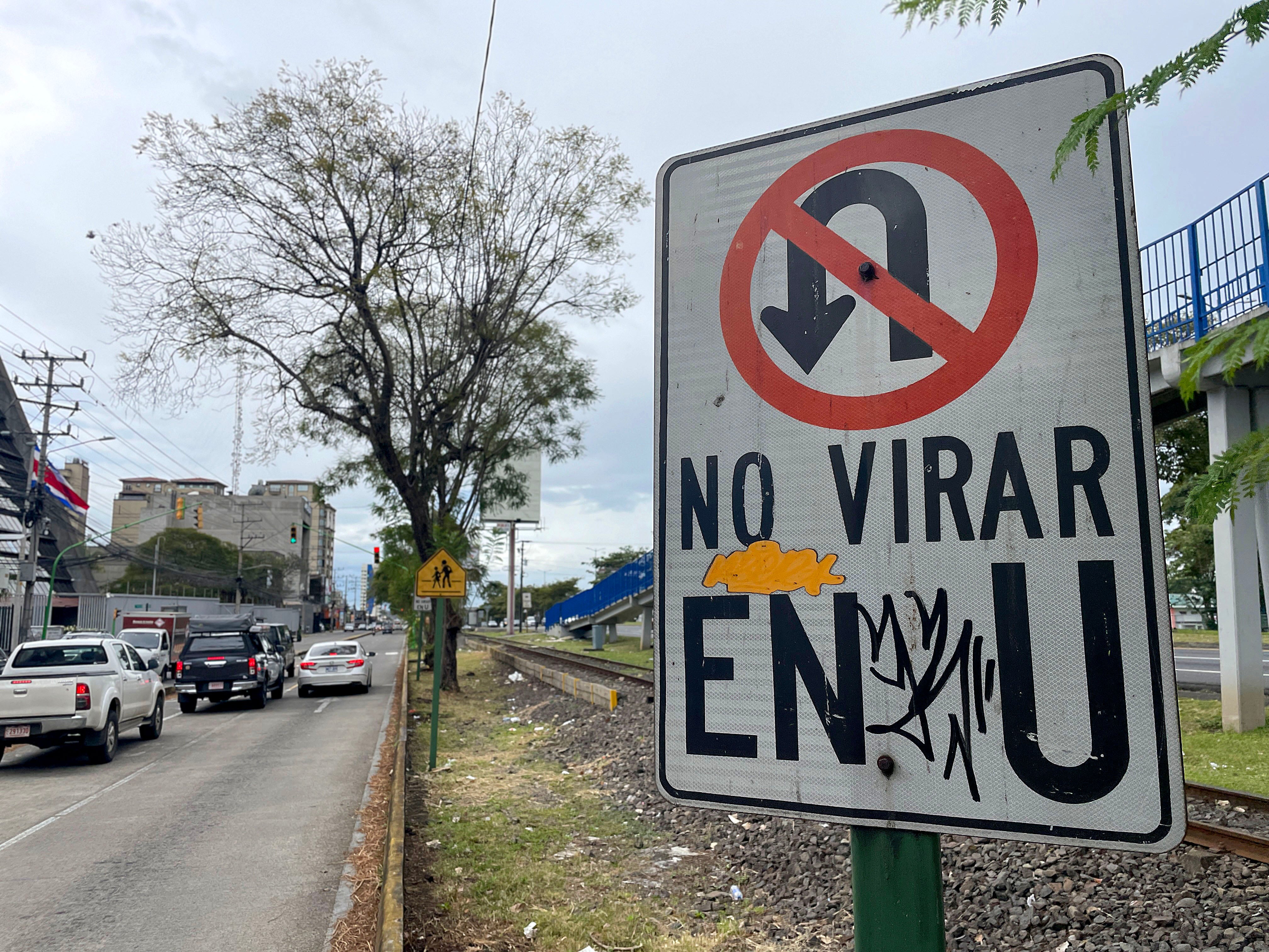 Señales de tránsito dañadas y robadas