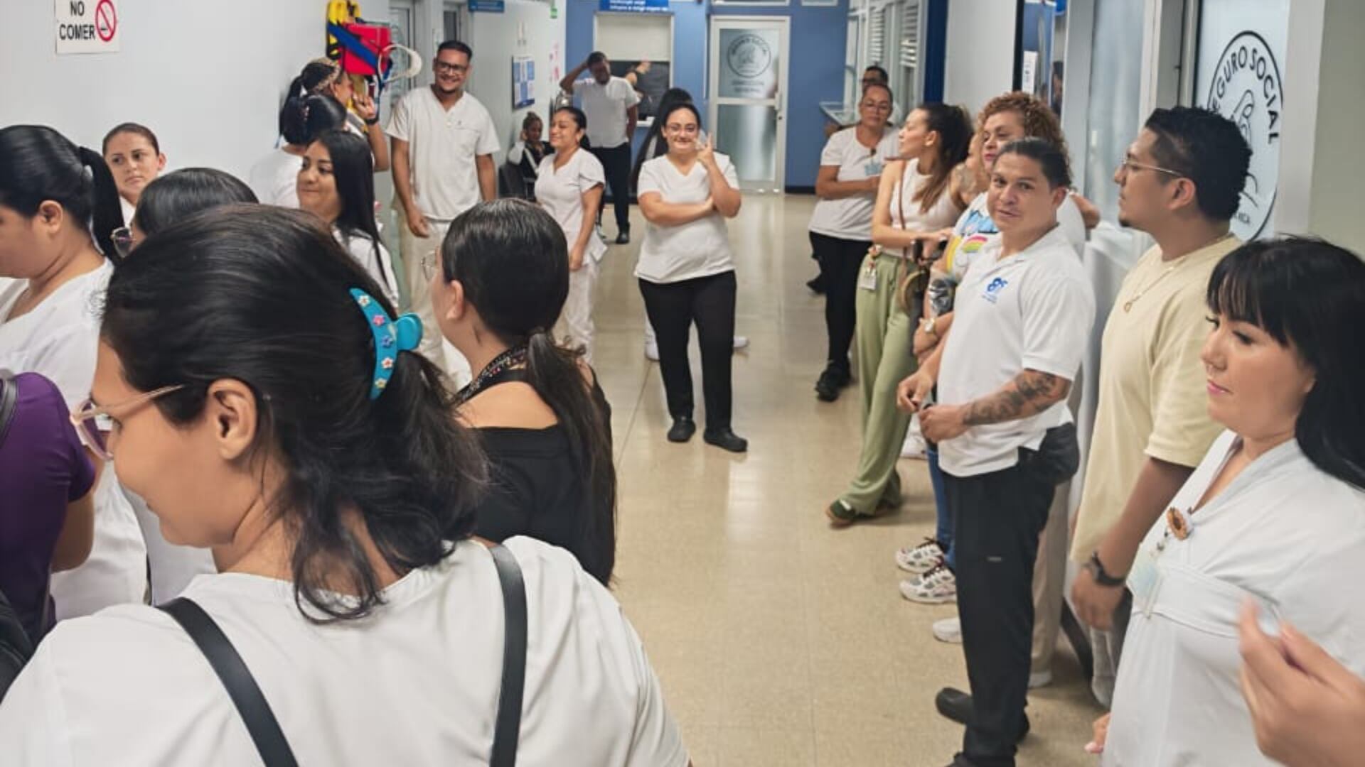 Decenas de funcionarios solicitaron explicaciones por el atraso salarial tras la implementación del nuevo sistema de pago de la CCSS.
