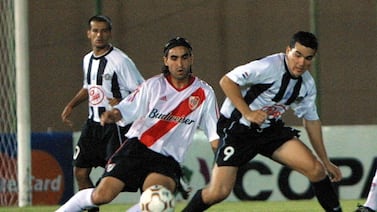 Claudio ‘Turco’ Husaín, la estrella que llora al pisar una cancha: ‘Un futbolista muere dos veces’