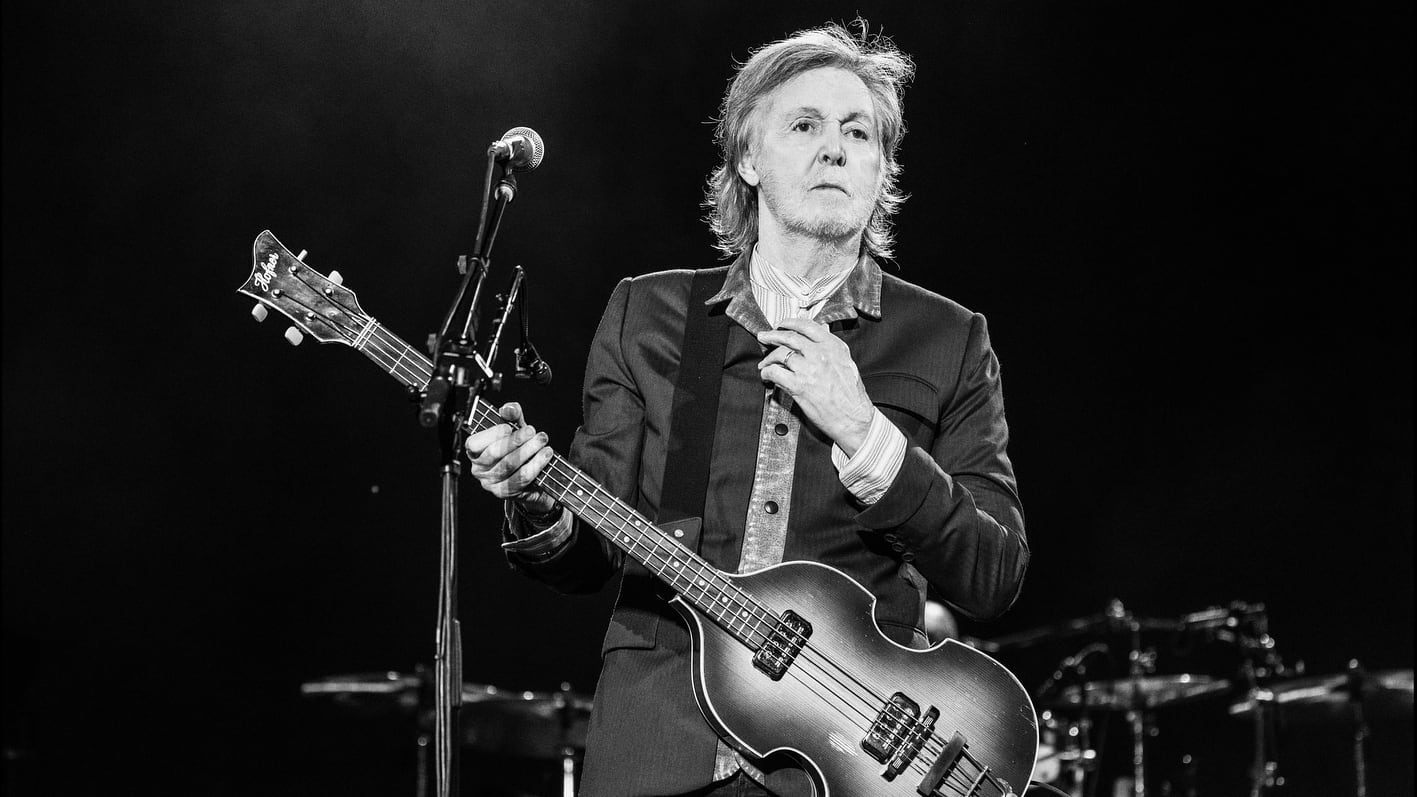 Paul McCartney recibió un envidiable regalo con sello de Pelé previo a concierto.