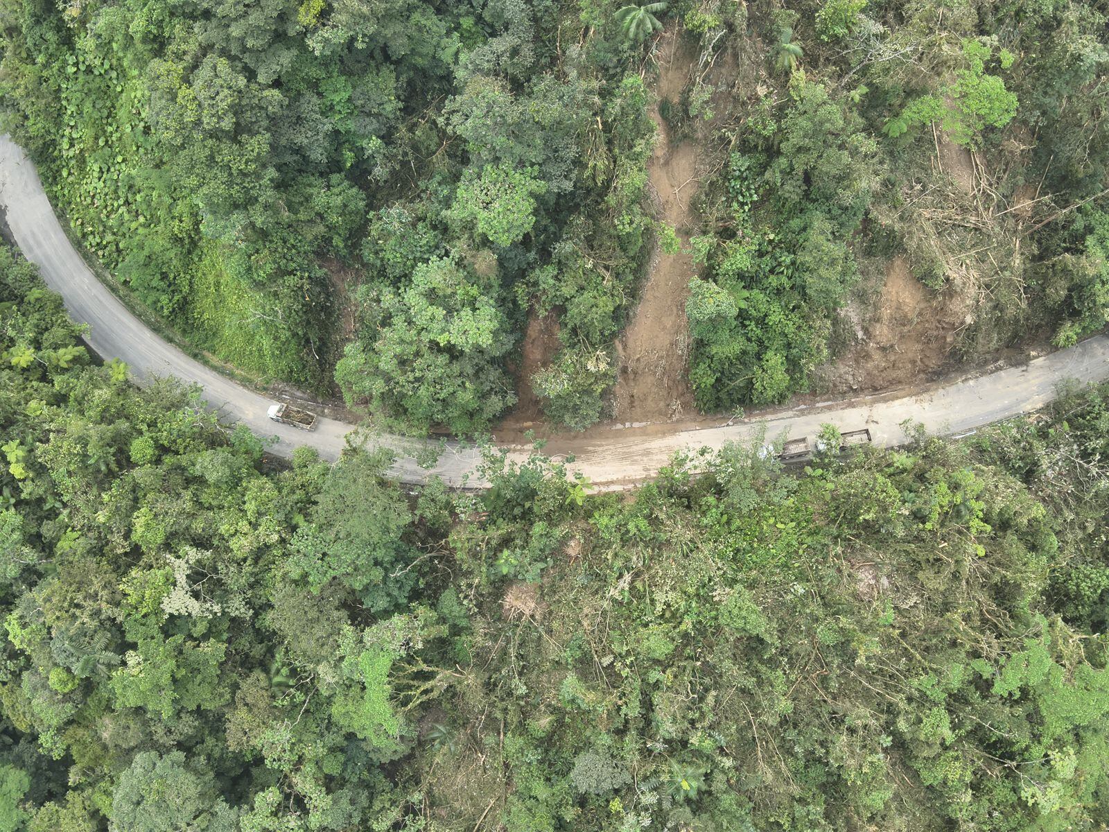 fotografías tomadas con dron la tarde de este sábado durante la inspección realizada por autoridades del MOPT y la CNE del kilómetro 28 de la Ruta Nacional 32,
