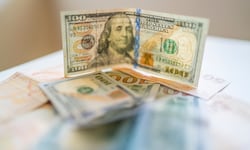 Costa Rica enfrenta seis riesgos de lavado de dinero, según informe contratado por Sugef